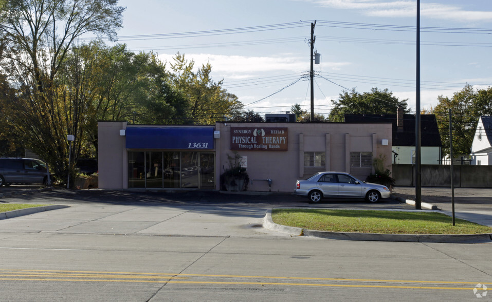 13631 Eleven Mile Rd, Oak Park, MI en alquiler - Foto del edificio - Imagen 3 de 8