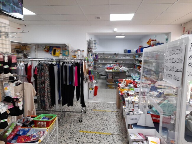 Más detalles de Calle Colombia, 19, Cáceres - Local en alquiler