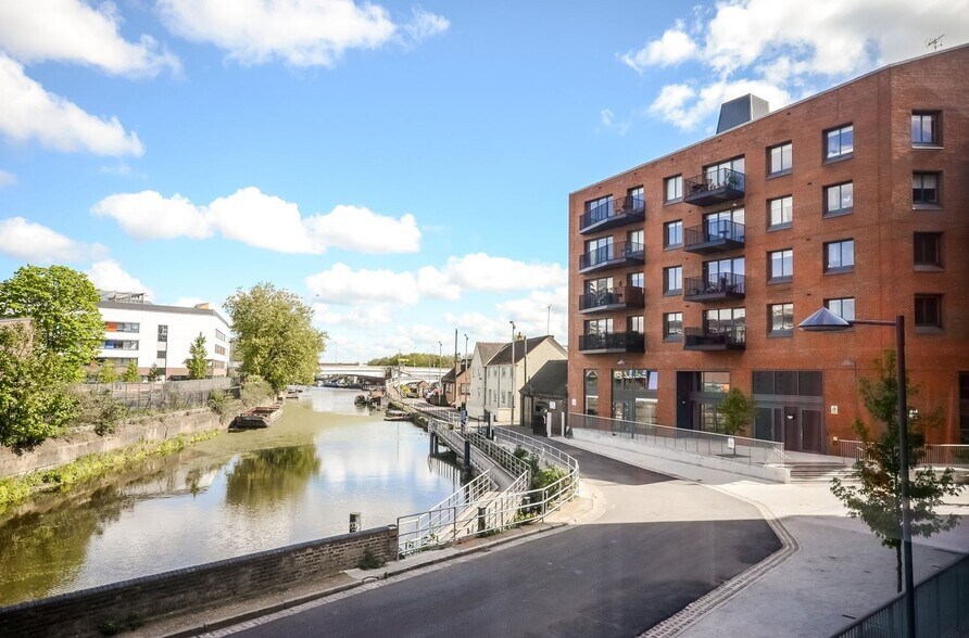 Lock Keepers cartera de 3 inmuebles en venta en LoopNet.es - Foto del edificio - Imagen 3 de 10