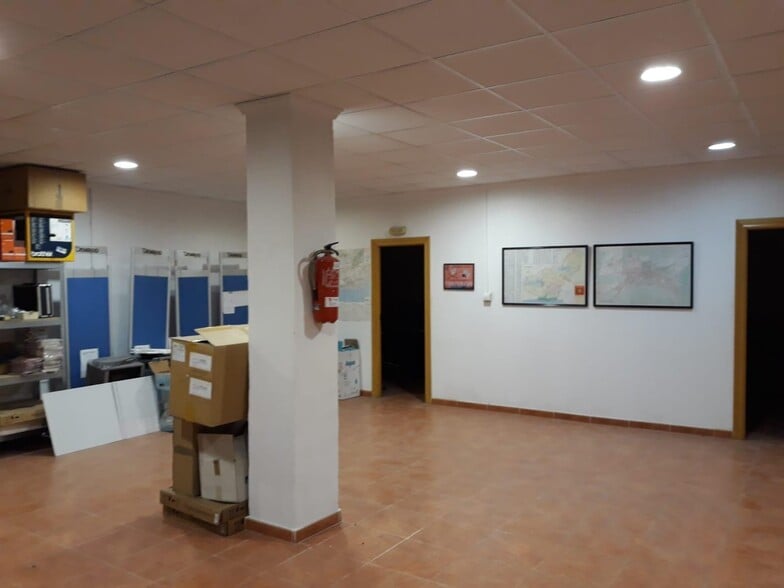 Local en Granada, Granada en venta - Foto del interior - Imagen 2 de 10
