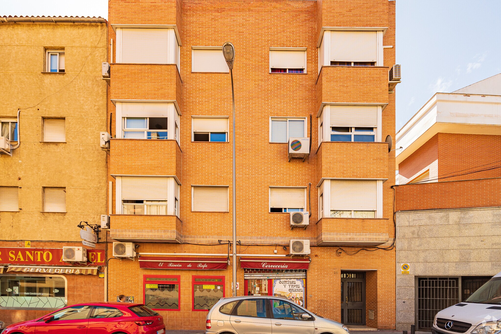 Calle Sierra de Alcubierre, 19, Madrid, Madrid en venta Foto principal- Imagen 1 de 1