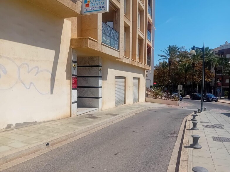 Local en El Ejido en alquiler - Foto del edificio - Imagen 3 de 3