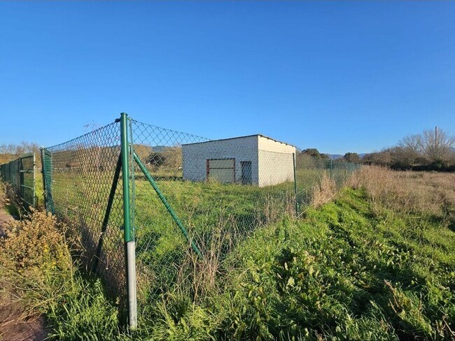 Más detalles de Calle del Ferrocarril, S/N, Cubillos del Sil - Terreno en venta