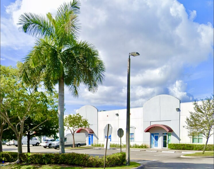 4326 NW 120th Ave, Coral Springs, FL en alquiler - Foto del edificio - Imagen 1 de 14