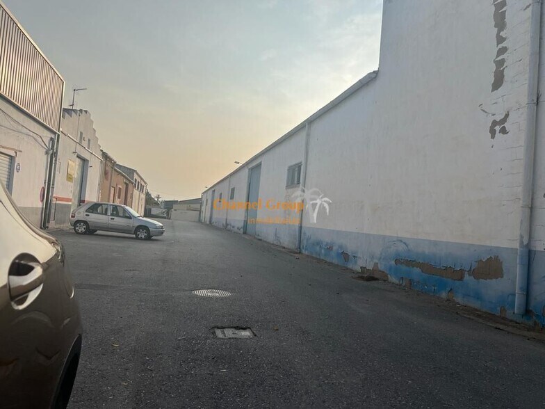 Nave en La Hoya en venta - Foto del edificio - Imagen 2 de 16