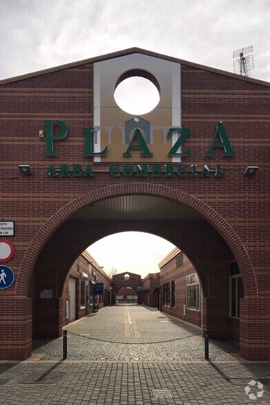 Avenida de España, 4, Villanueva de la Torre, Guadalajara en venta - Foto del edificio - Imagen 1 de 4