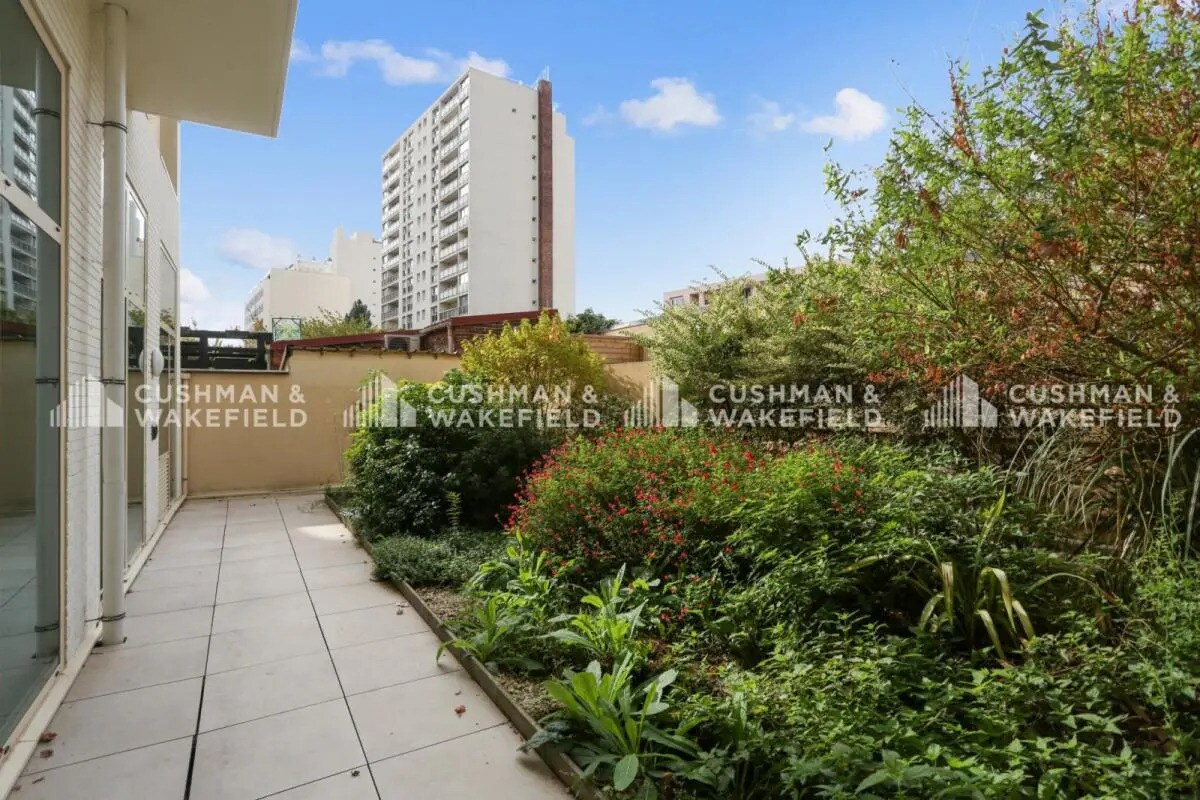 77 Rue Jean Bleuzen, Vanves en alquiler Foto del edificio- Imagen 1 de 6