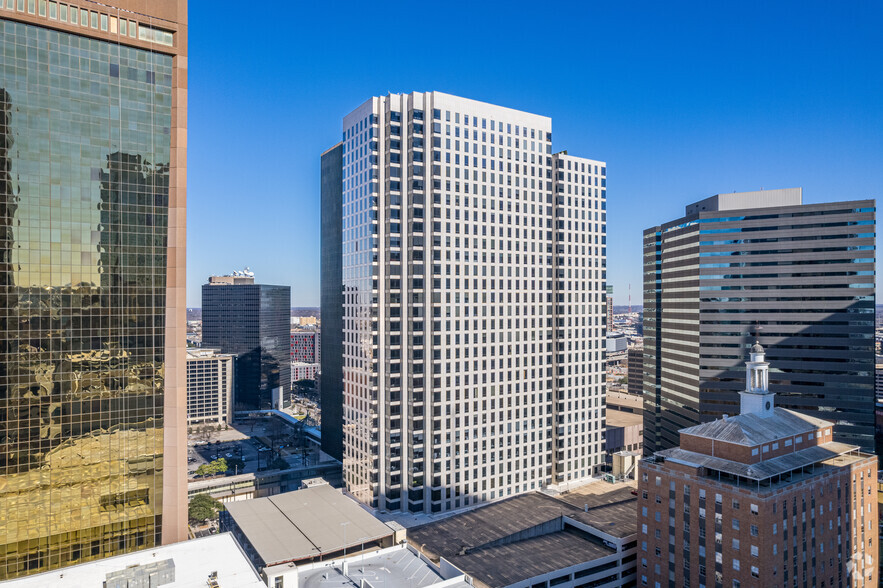 1999 Bryan St, Dallas, TX en alquiler - Foto del edificio - Imagen 1 de 8