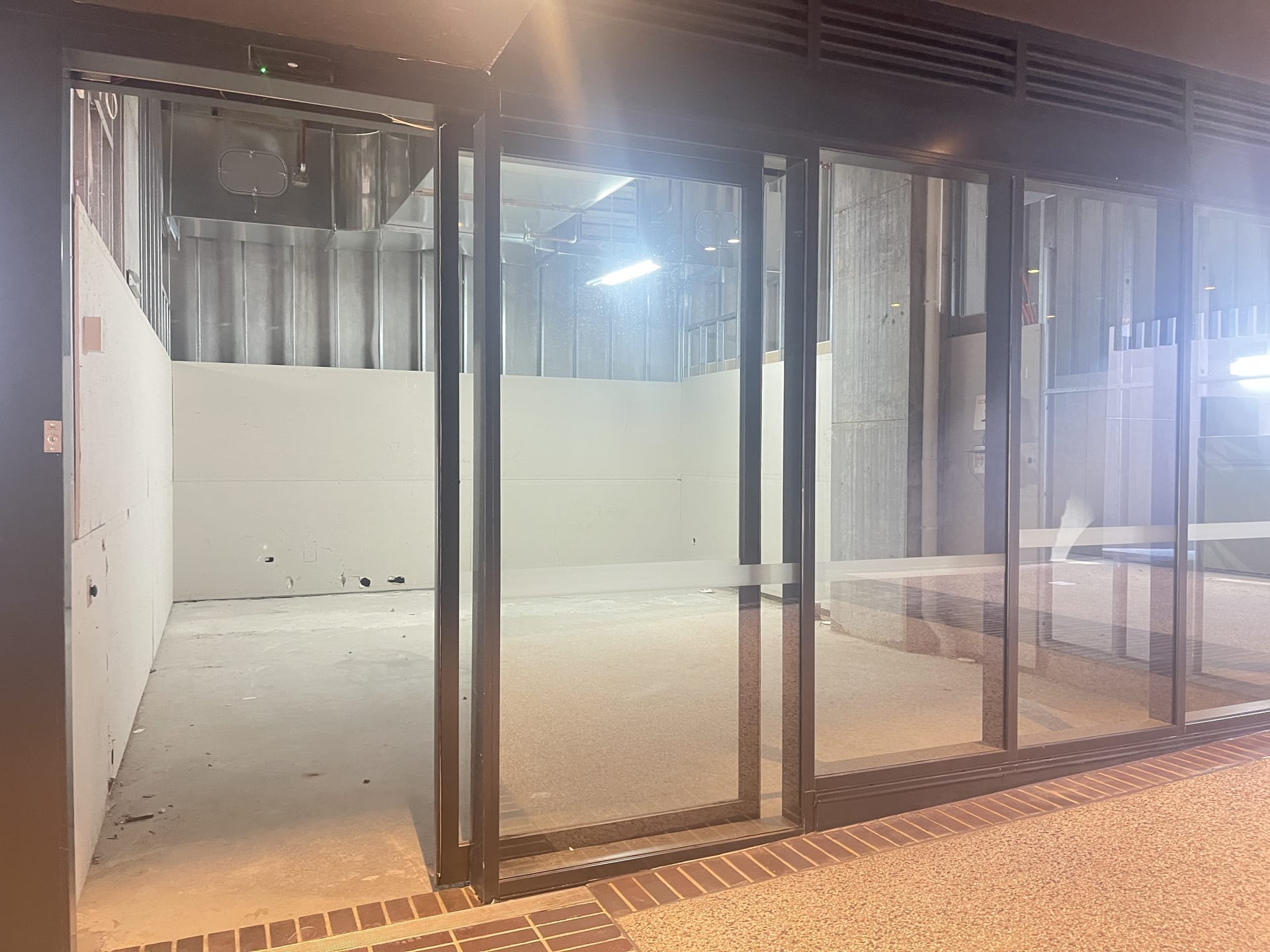 180-186 Burwood Rd, Burwood en alquiler Foto del interior- Imagen 1 de 2