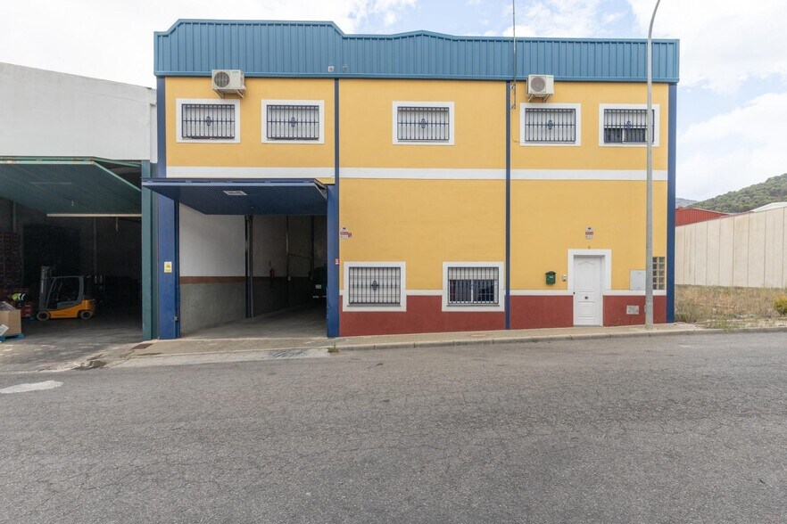 Nave en Loja en venta - Foto del edificio - Imagen 1 de 22