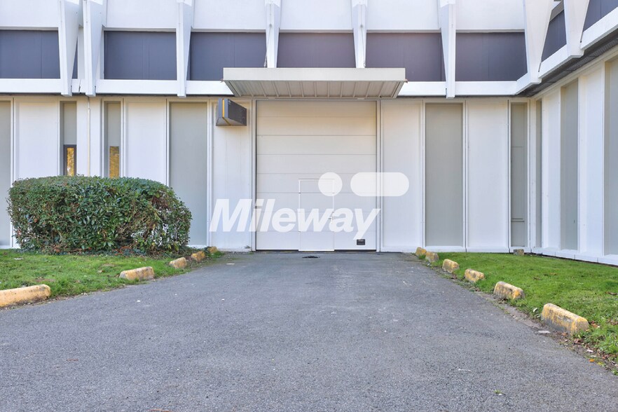 1 Avenue De La Petite Montagne, Évry-Courcouronnes en alquiler - Foto del edificio - Imagen 2 de 13