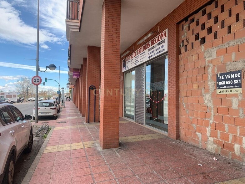 Local en Murcia en venta - Foto del edificio - Imagen 2 de 12