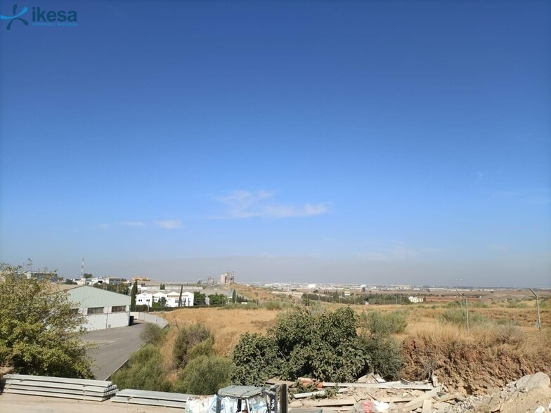 Nave en Alcalá de Guadaíra, Sevilla en venta - Vista aérea - Imagen 3 de 11
