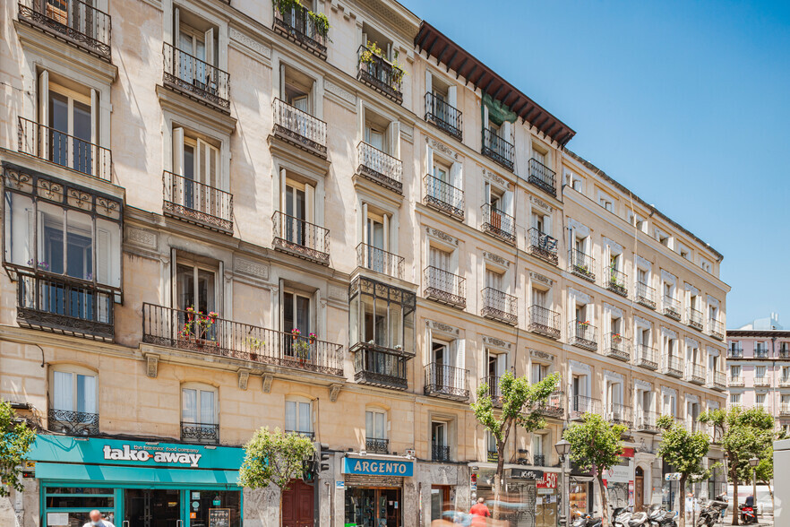 Calle Fuencarral, 89, Madrid, Madrid en alquiler - Foto del edificio - Imagen 3 de 5