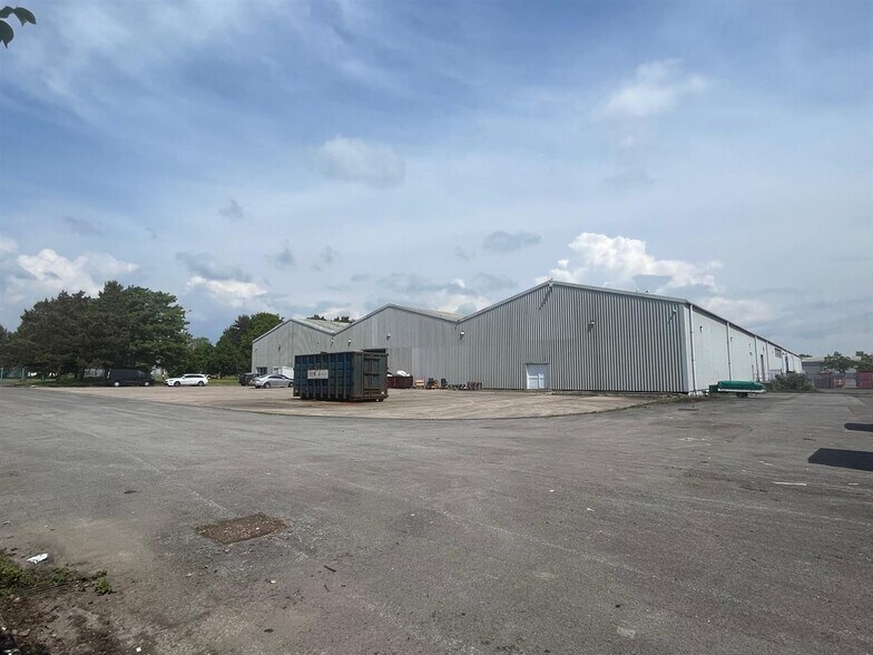 Kingsway, Bridgend en alquiler - Foto del edificio - Imagen 3 de 3