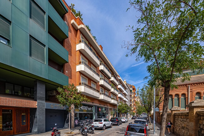 Más detalles de Carrer de Calaf, 28, Barcelona - Local en alquiler