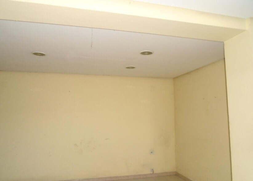 Local en Sagunto, Valencia en venta - Foto del interior - Imagen 1 de 10