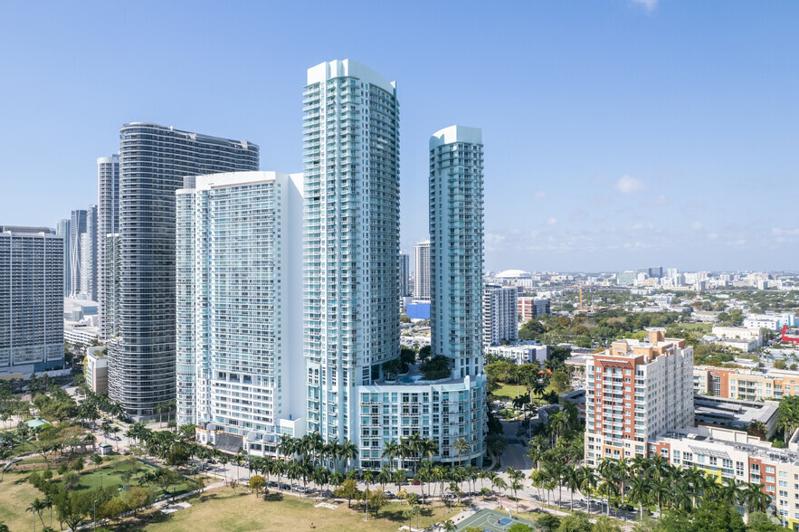 1900 N Bayshore Dr, Miami, FL en alquiler - Foto del edificio - Imagen 2 de 14