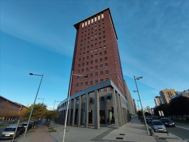 Local en GASTEIZ, Álava en venta - Foto del edificio - Imagen 1 de 1