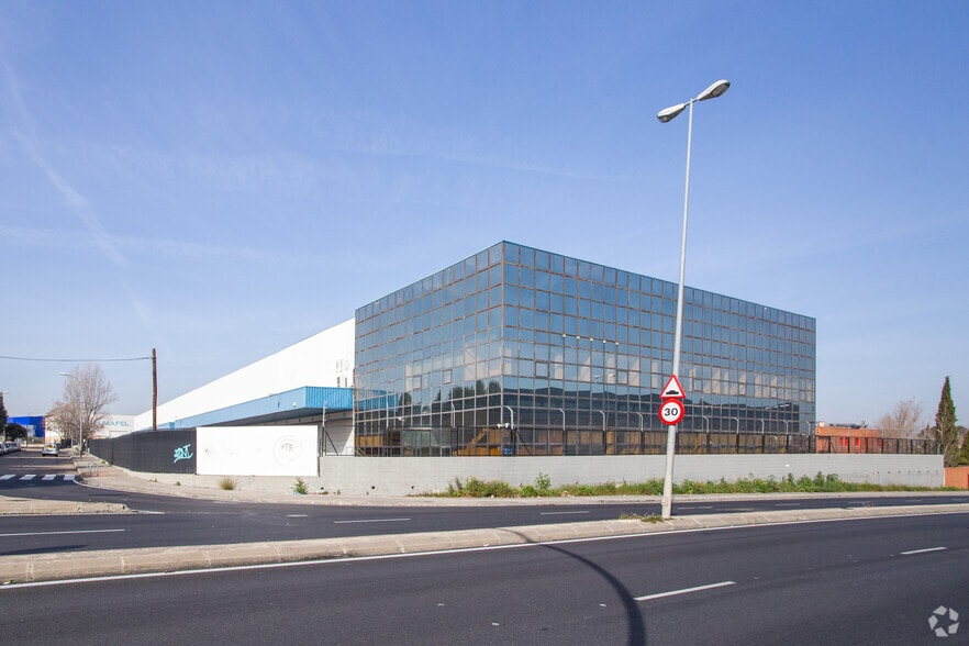 Nave en Coslada, Madrid en venta - Foto principal - Imagen 1 de 3