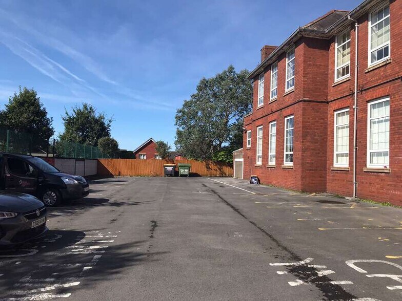 15 Brynallt Ter, Llanelli en venta - Foto del edificio - Imagen 2 de 9