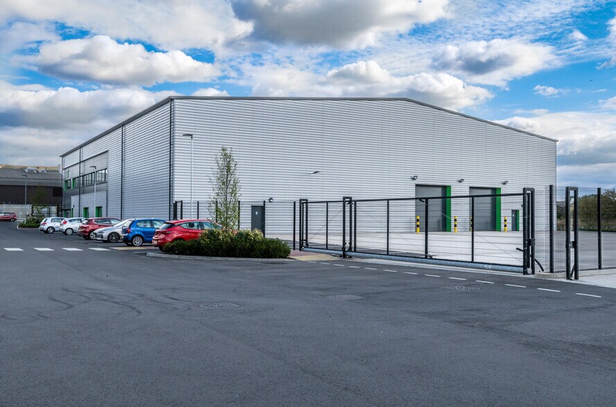 Nissan Way, Bishops Cleeve en venta - Foto del edificio - Imagen 3 de 5