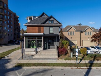 Más detalles de 18 Worsley St, Barrie, ON - Local en venta