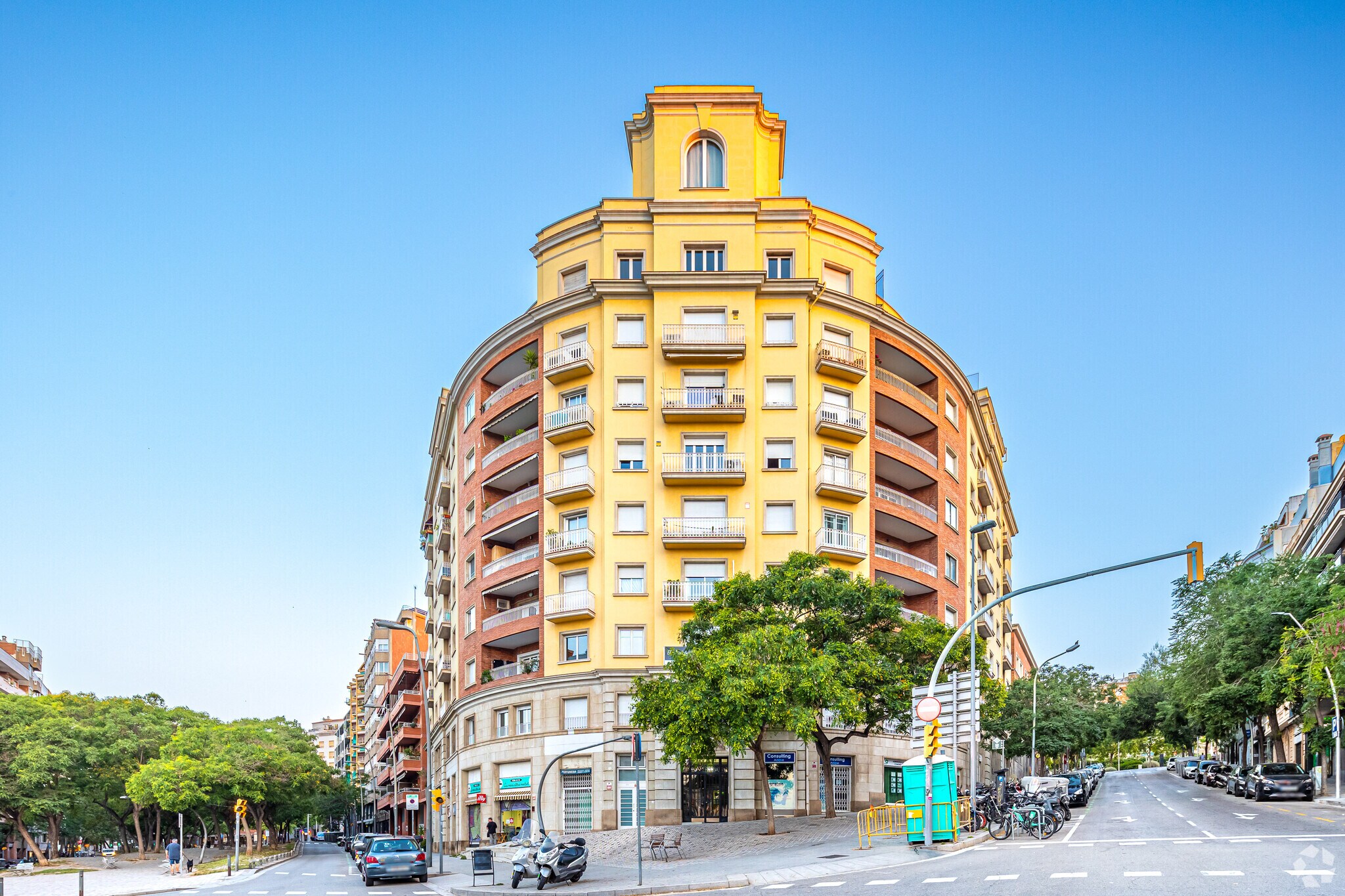 Edificio residencial en Barcelona, Barcelona en venta Foto del edificio- Imagen 1 de 3