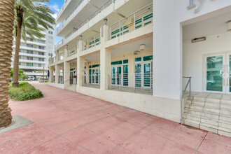 448 Ocean Dr, Miami Beach, FL en alquiler Foto del edificio- Imagen 2 de 11