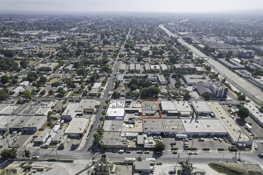 6943 Eton Ave, Canoga Park, CA en alquiler - Foto del edificio - Imagen 3 de 44