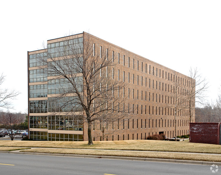 10551 Barkley St, Overland Park, KS en alquiler - Foto del edificio - Imagen 2 de 11