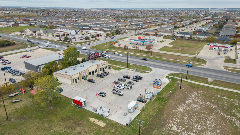 3804 W Stan Schlueter Loop, Killeen, TX en venta - Foto del edificio - Imagen 3 de 15