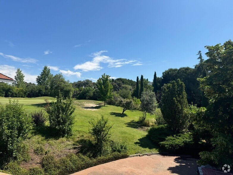 Terreno en Boadilla del Monte, Madrid en venta - Foto del edificio - Imagen 3 de 4