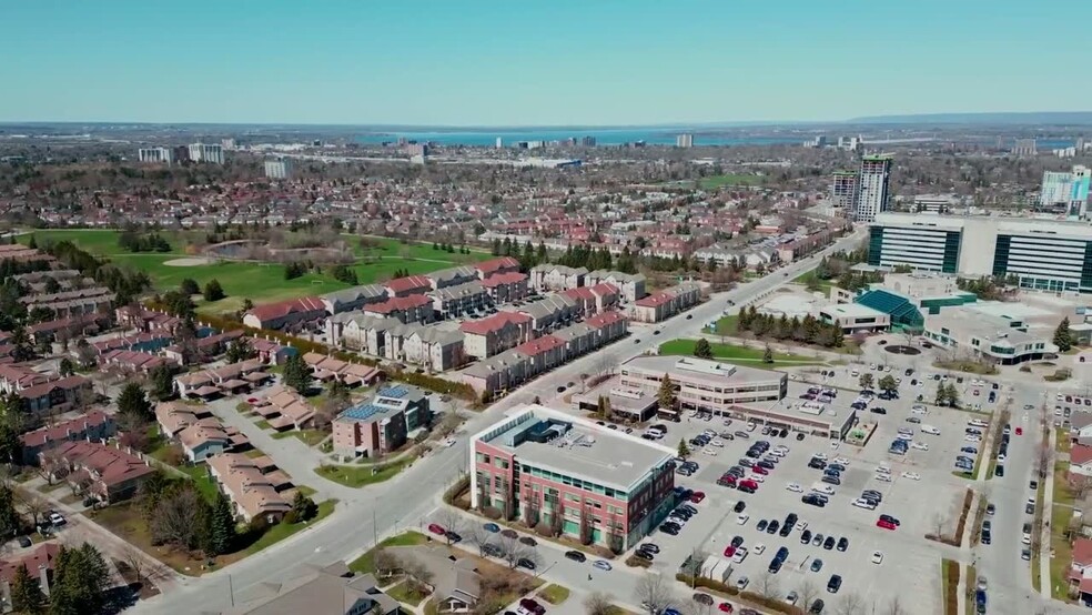 1 Chrysalis Way, Ottawa, ON en alquiler - Vídeo de anuncio comercial - Imagen 1 de 20