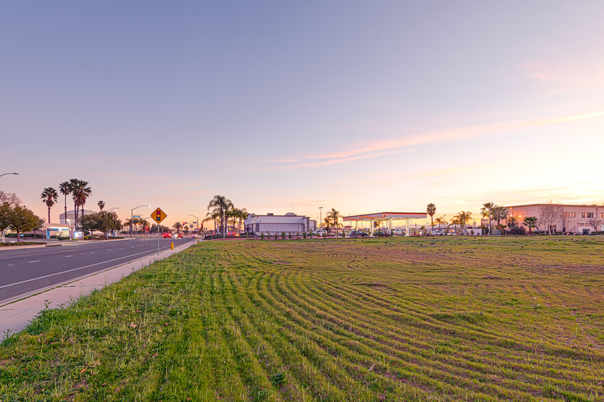 SE of Elsworth St and Cactus ave, Moreno Valley, CA en venta - Foto del edificio - Imagen 2 de 6