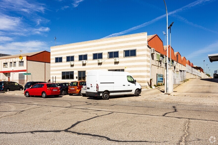 Nave en Móstoles, Madrid en venta - Foto del edificio - Imagen 3 de 4