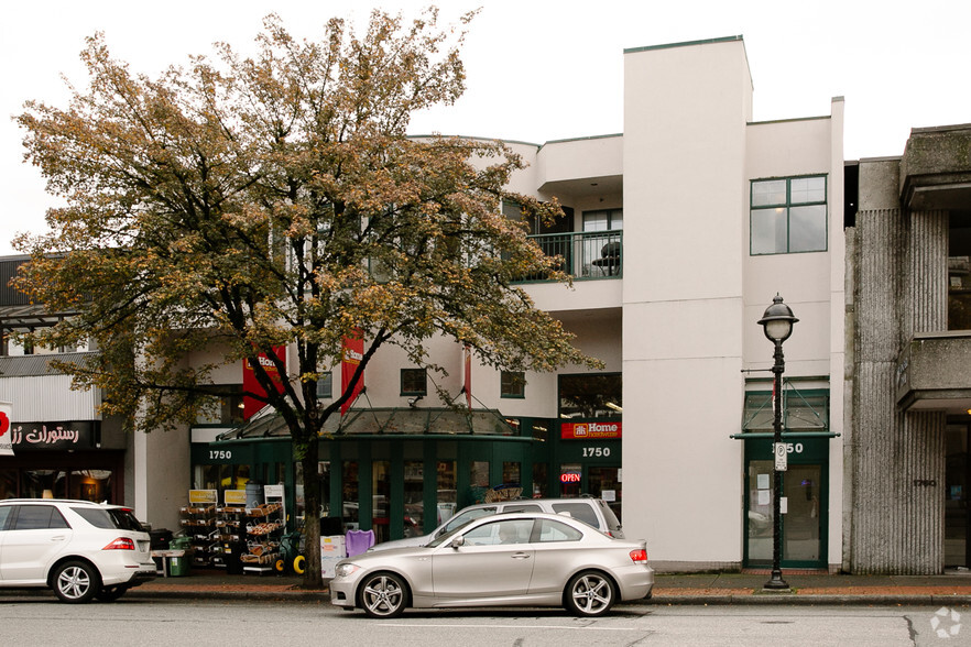 1750 Marine Dr, West Vancouver, BC en alquiler - Foto del edificio - Imagen 2 de 3