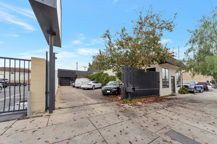 10835 Magnolia Blvd, North Hollywood, CA en venta - Foto del edificio - Imagen 1 de 35