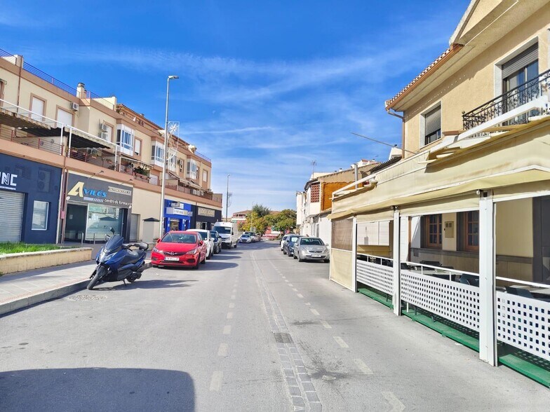 Calle la Vega, 1-1, Atarfe, Granada en alquiler - Foto del edificio - Imagen 3 de 12