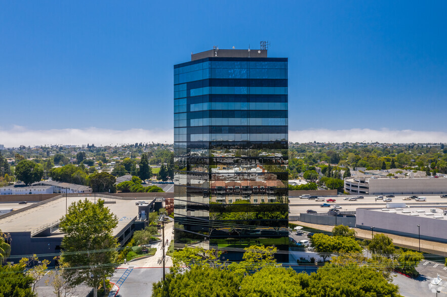 3415 S Sepulveda Blvd, Los Angeles, CA en alquiler - Foto del edificio - Imagen 3 de 8