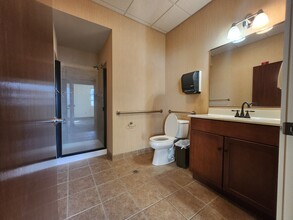 411 N Clarendon Ct, Savoy, IL en alquiler Foto del edificio- Imagen 2 de 4