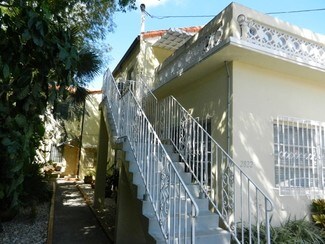 Más detalles de 2822 Pine Tree Dr, Miami Beach, FL - Edificio residencial en venta