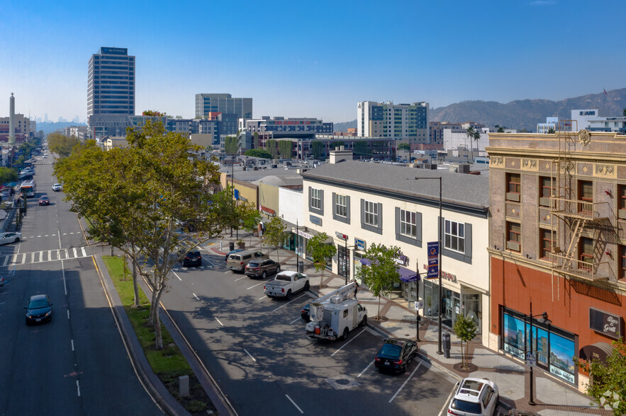 335 N Brand Blvd, Glendale, CA en alquiler - Foto del edificio - Imagen 3 de 3