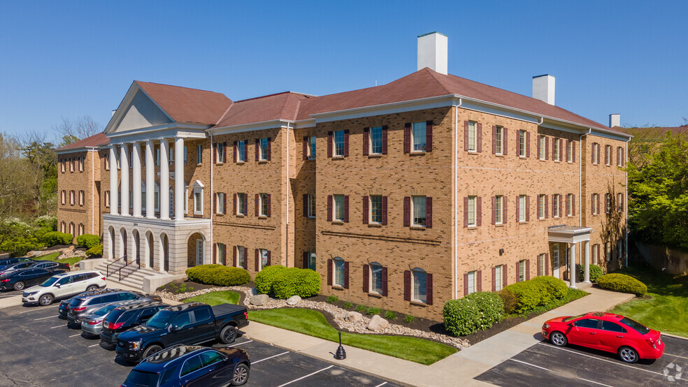 8280 Montgomery Rd, Cincinnati, OH en alquiler - Foto del edificio - Imagen 1 de 4