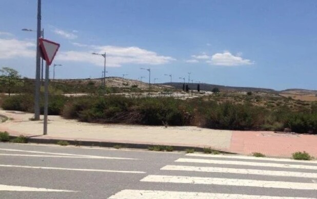 Avenida de Frontilin, 13, Alhendín, Granada en venta Foto principal- Imagen 1 de 3