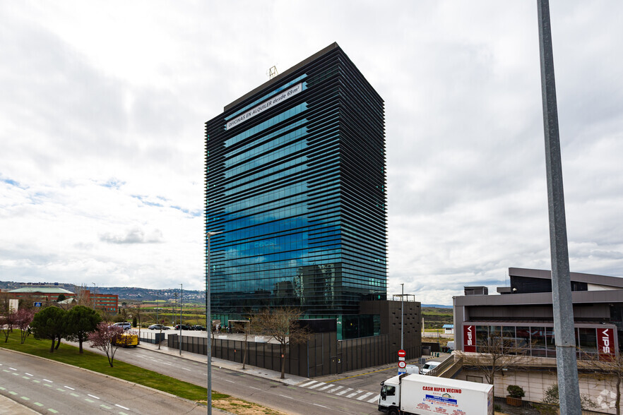 Avenida Eduardo Guitián, 11, Guadalajara, Guadalajara en venta - Foto del edificio - Imagen 2 de 3