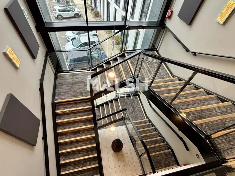 Oficina en Lyon en venta - Vestíbulo - Imagen 3 de 12