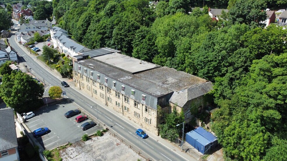 Mill St, Llangollen en venta - Foto del edificio - Imagen 1 de 3
