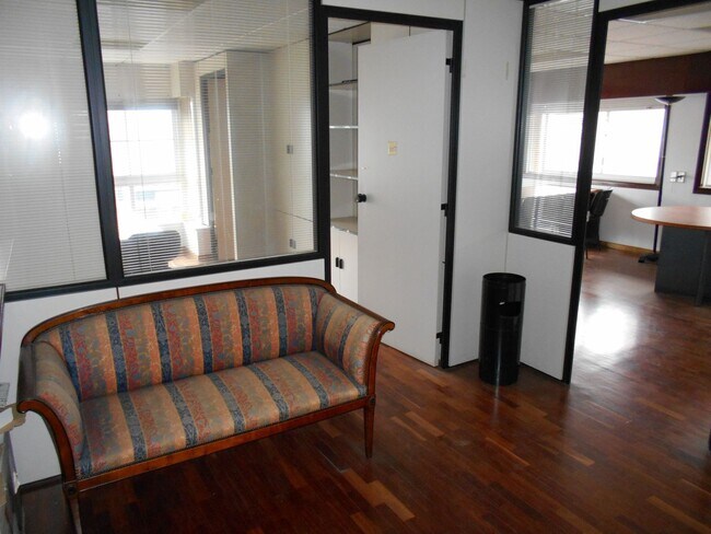 Más detalles de Polígono Pocomaco Calle 1, 12, A Coruña - Oficina en alquiler