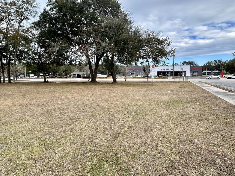 2550 N Main St, Gainesville, FL en venta - Foto del edificio - Imagen 2 de 16